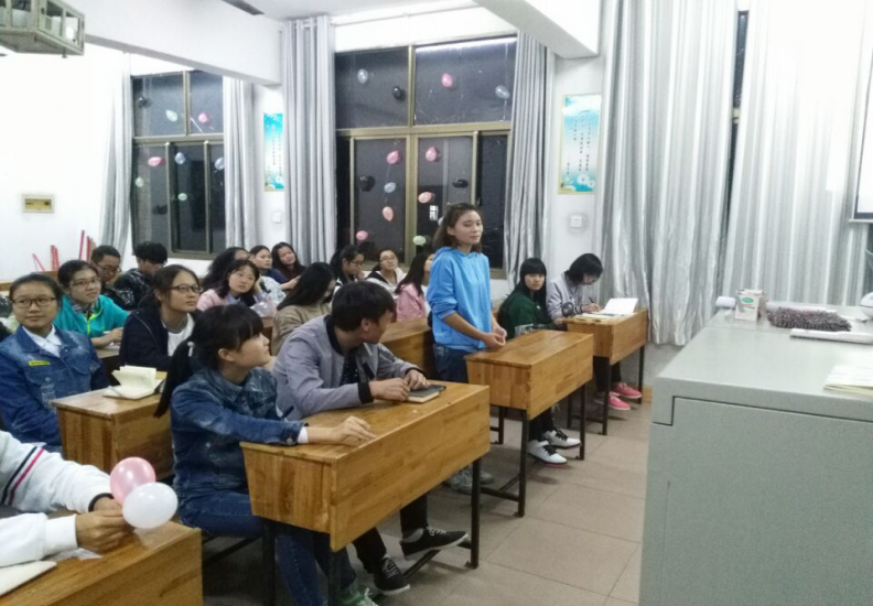 “创建文明标兵单位”主题班会现场