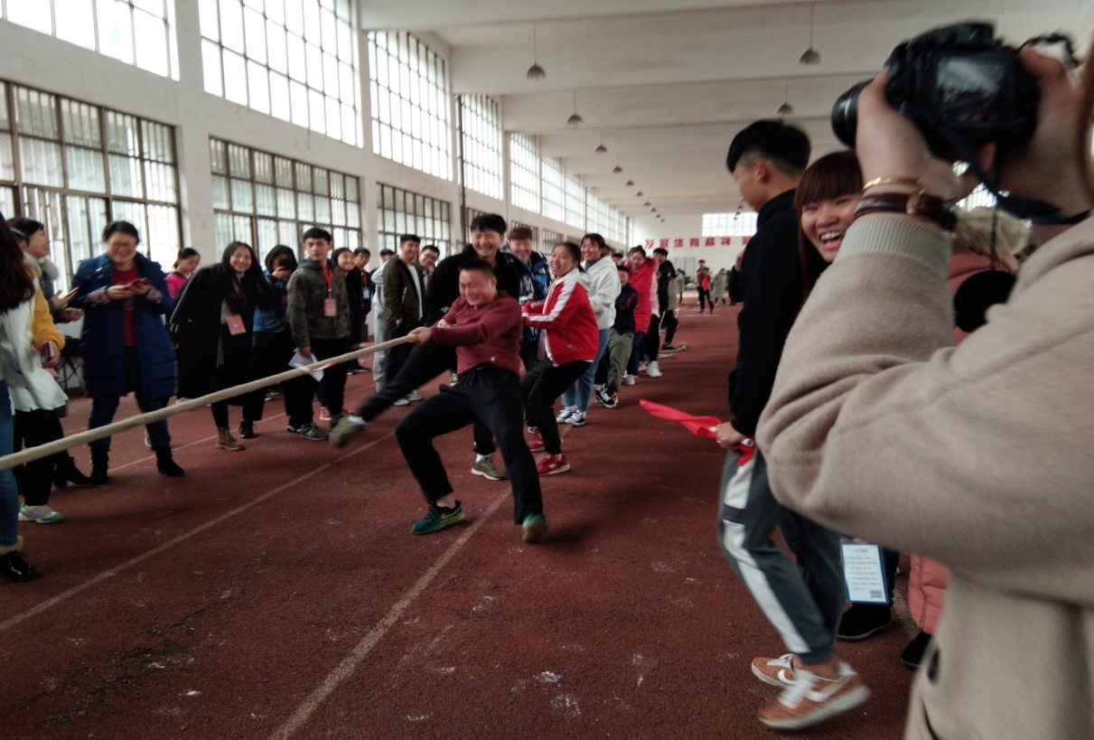 参赛人员准备就绪开始比赛