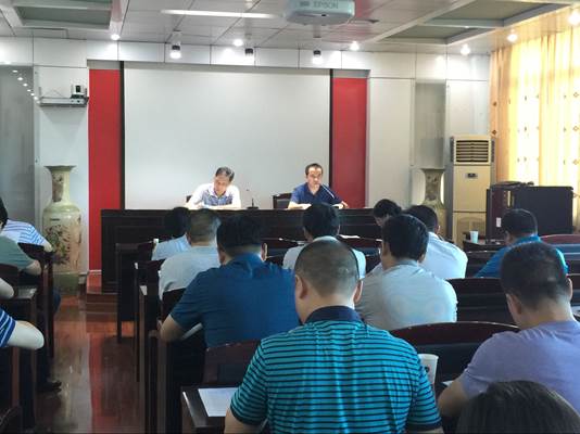 1373EEE85AF34031DA07D1E5B2BFE8B5